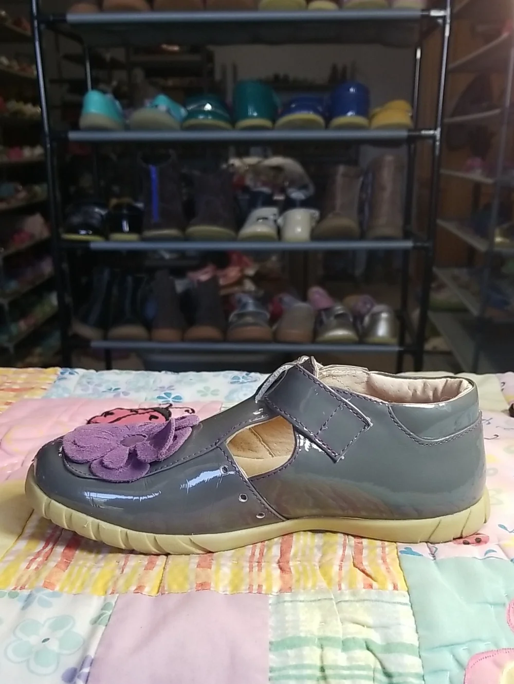 Livie & Luca Grey Patent Leather T-Strap Sandals w/Purple Suede Flowers Size 1 Y